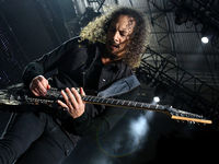 Play lead guitar like Metallica's Kirk Hammett